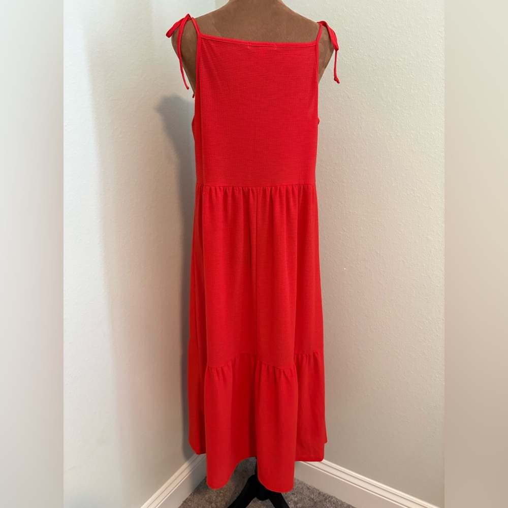 Green Envelope Vibrant Red Maxi Dress - Picture 2 of 4